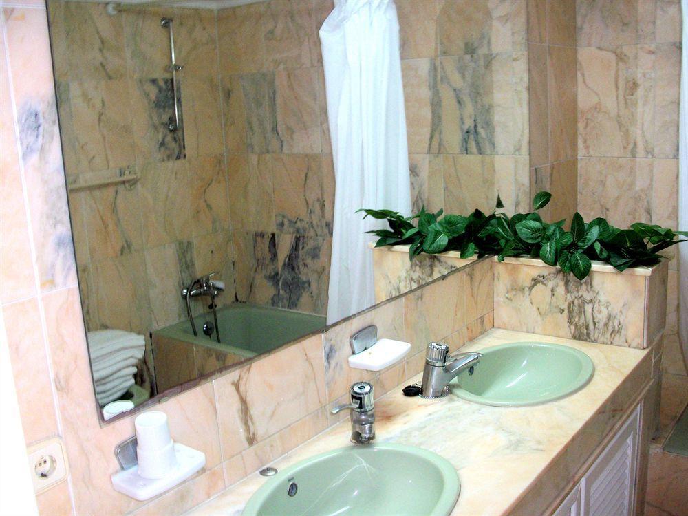 Apartamentos Triton Cala Ratjada  Exterior photo