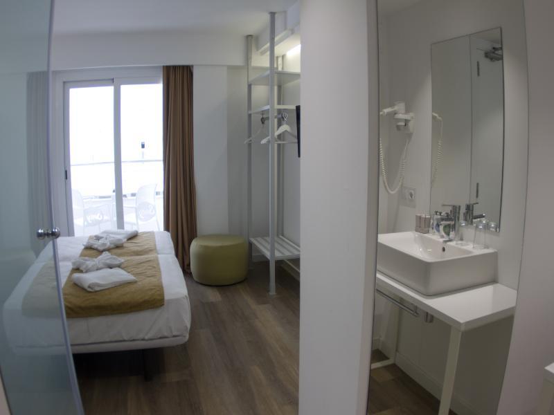 Apartamentos Triton Cala Ratjada  Exterior photo